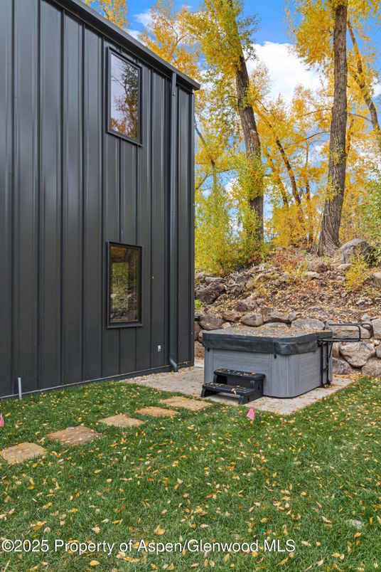 Exterior, Hot Tub