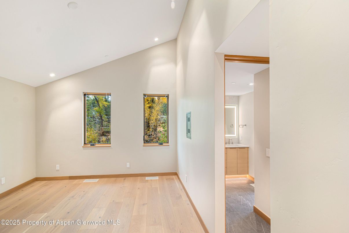 Empty room, Interior, Recessed Lighting, Wood Texture Flooring