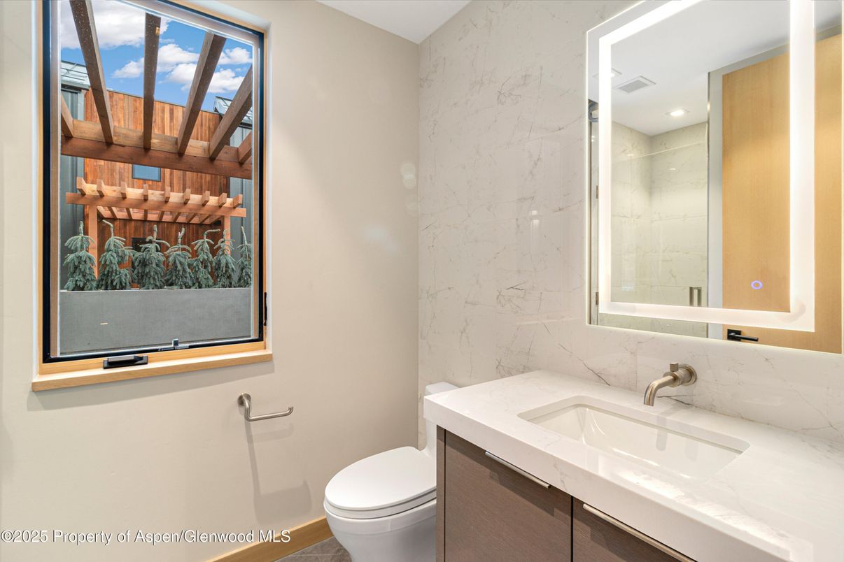 Bathroom, Interior, Marble Walls, Recessed Lighting