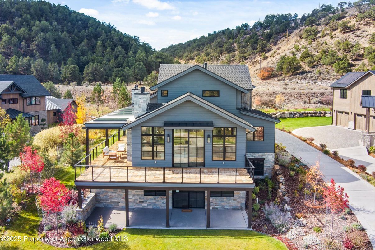 Exterior, Facade, Farmhouse