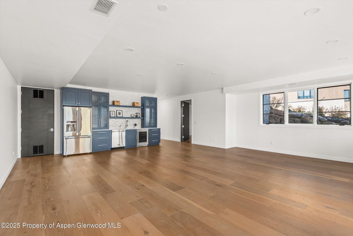 Empty room, Interior, Kitchen, Recessed Lighting, Wood Texture Flooring