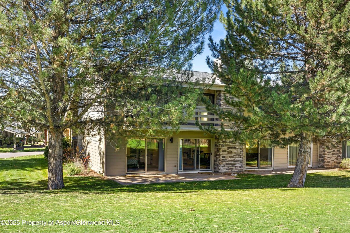 Backyard, Exterior, Facade, American Foursquare