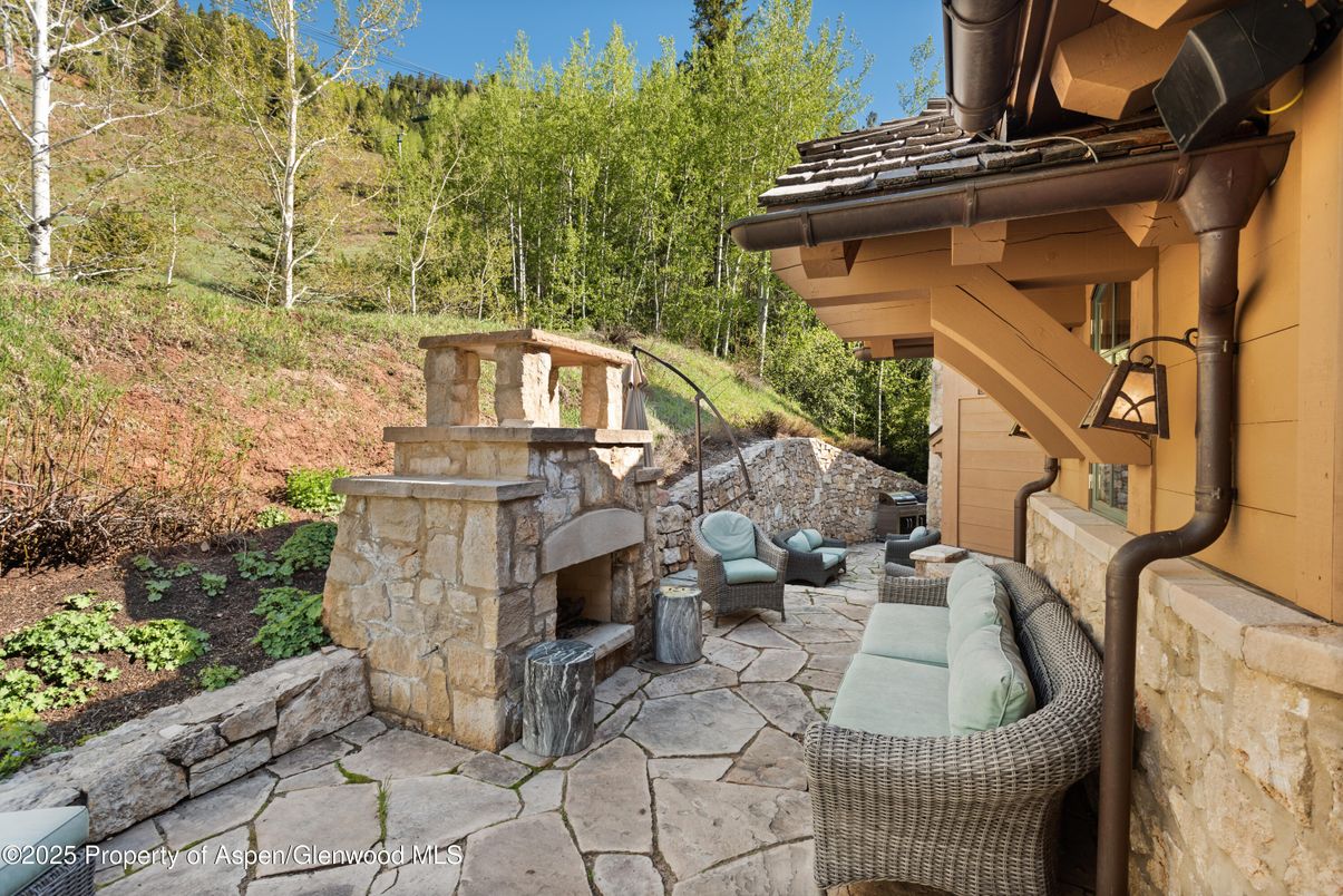 Exterior, Fireplace