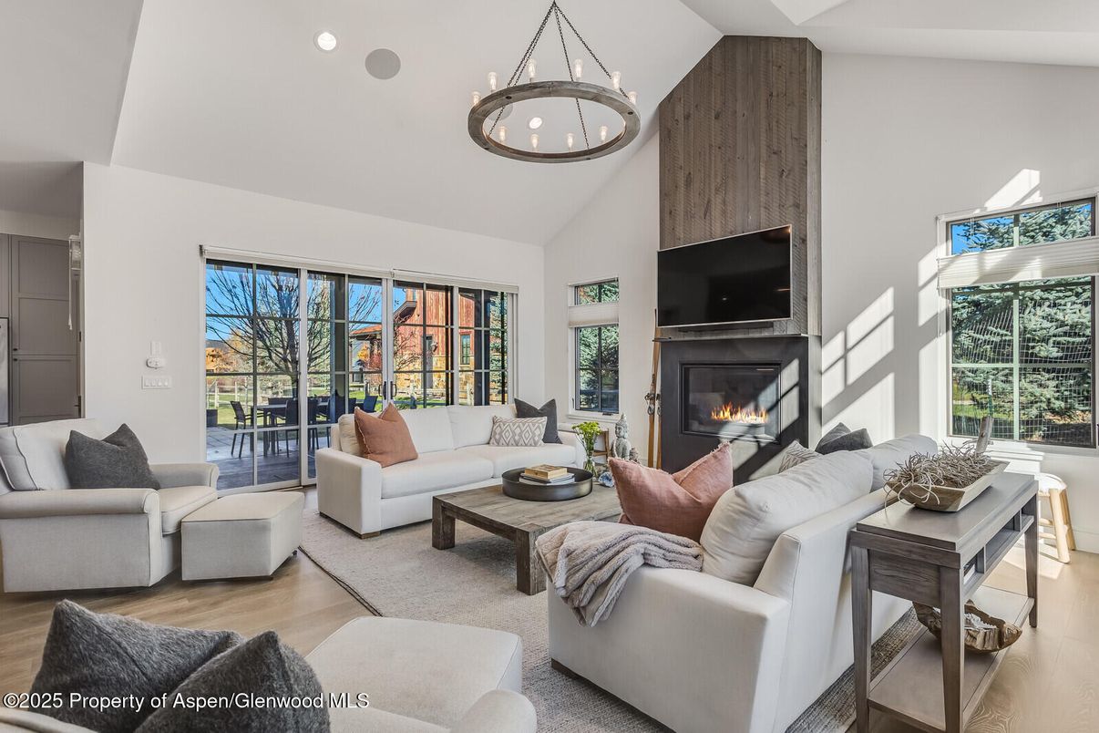 Fireplace, Interior, Living room, Pendant Lights, Recessed Lighting, Wood Texture Flooring