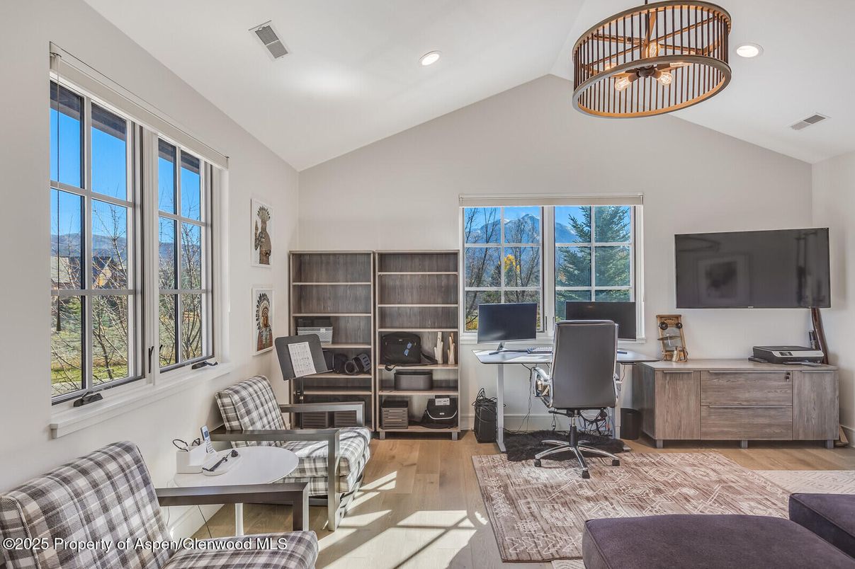 Home Office, Interior, Recessed Lighting, Wood Texture Flooring