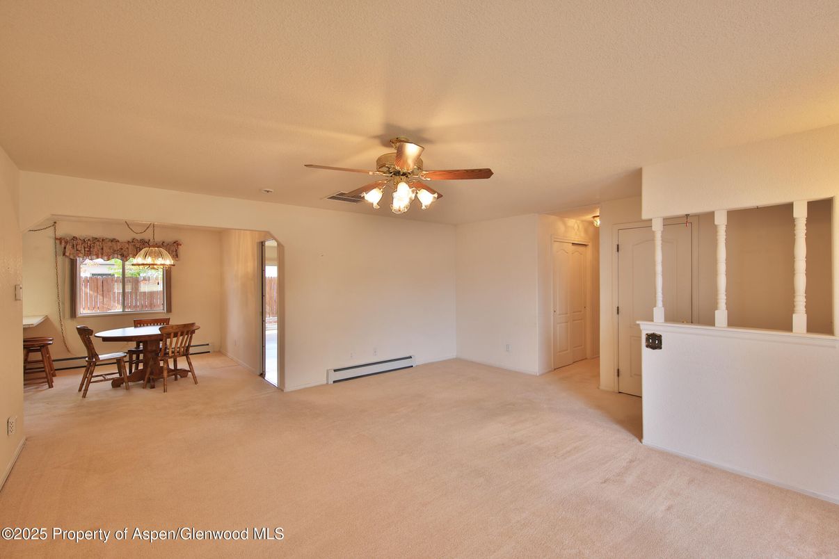 Dining room, Empty room, Interior