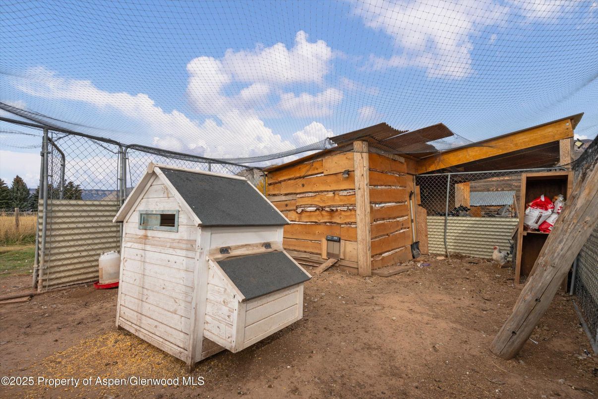 Detached Garage, Exterior