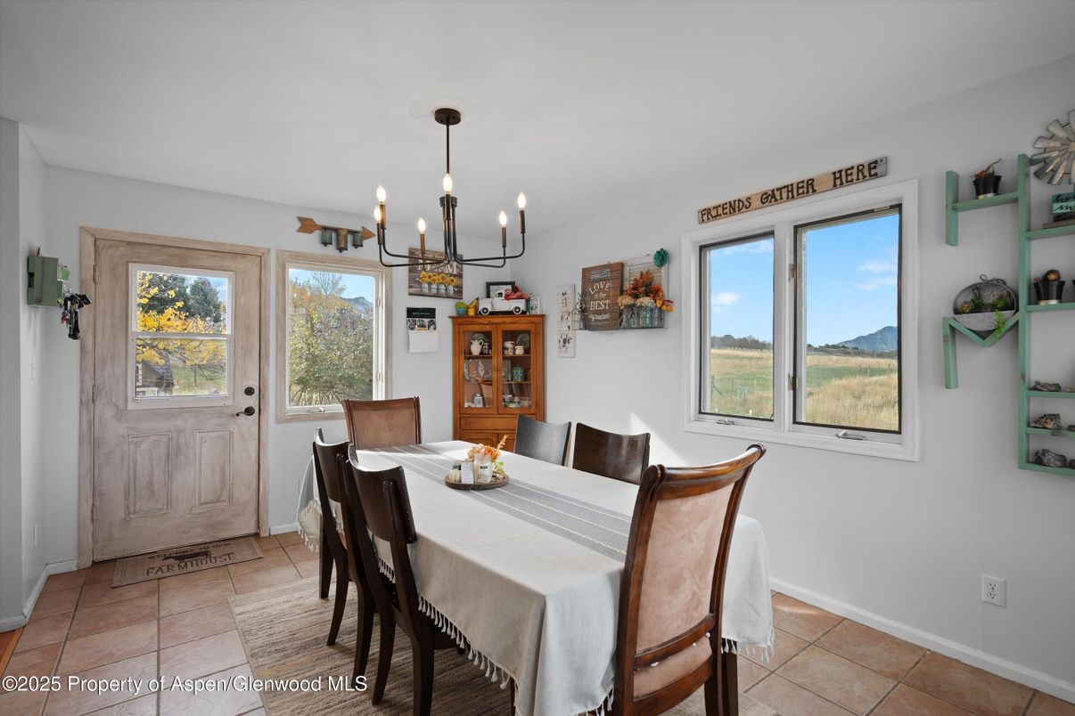 Chandelier, Dining room, Interior
