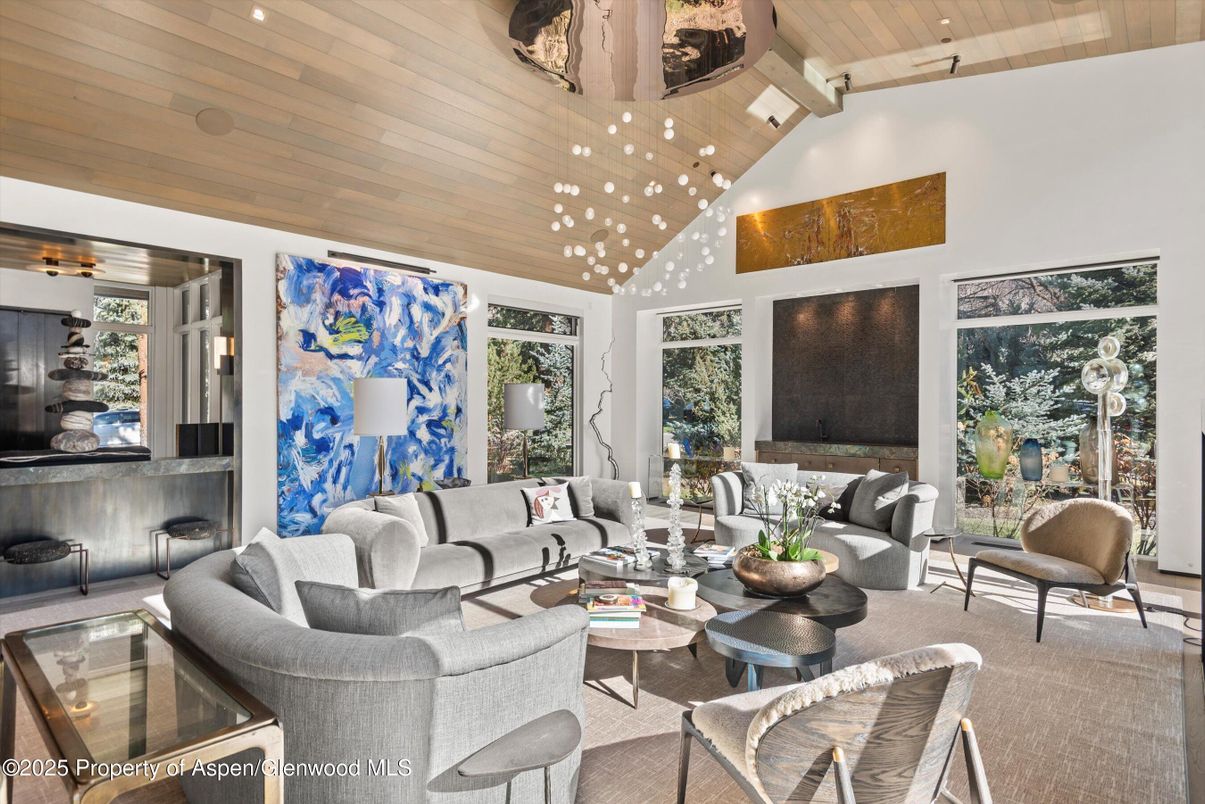 Interior, Living room, Pendant Lights, Recessed Lighting, Wooden Ceilings