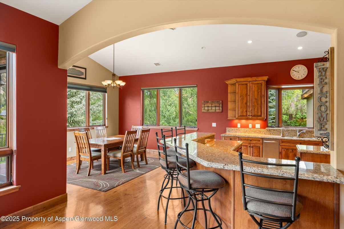 Chandelier, Dining room, Interior, Pendant Lights, Recessed Lighting, Wood Texture Flooring