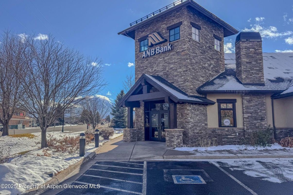 Exterior, Facade, American Craftsman