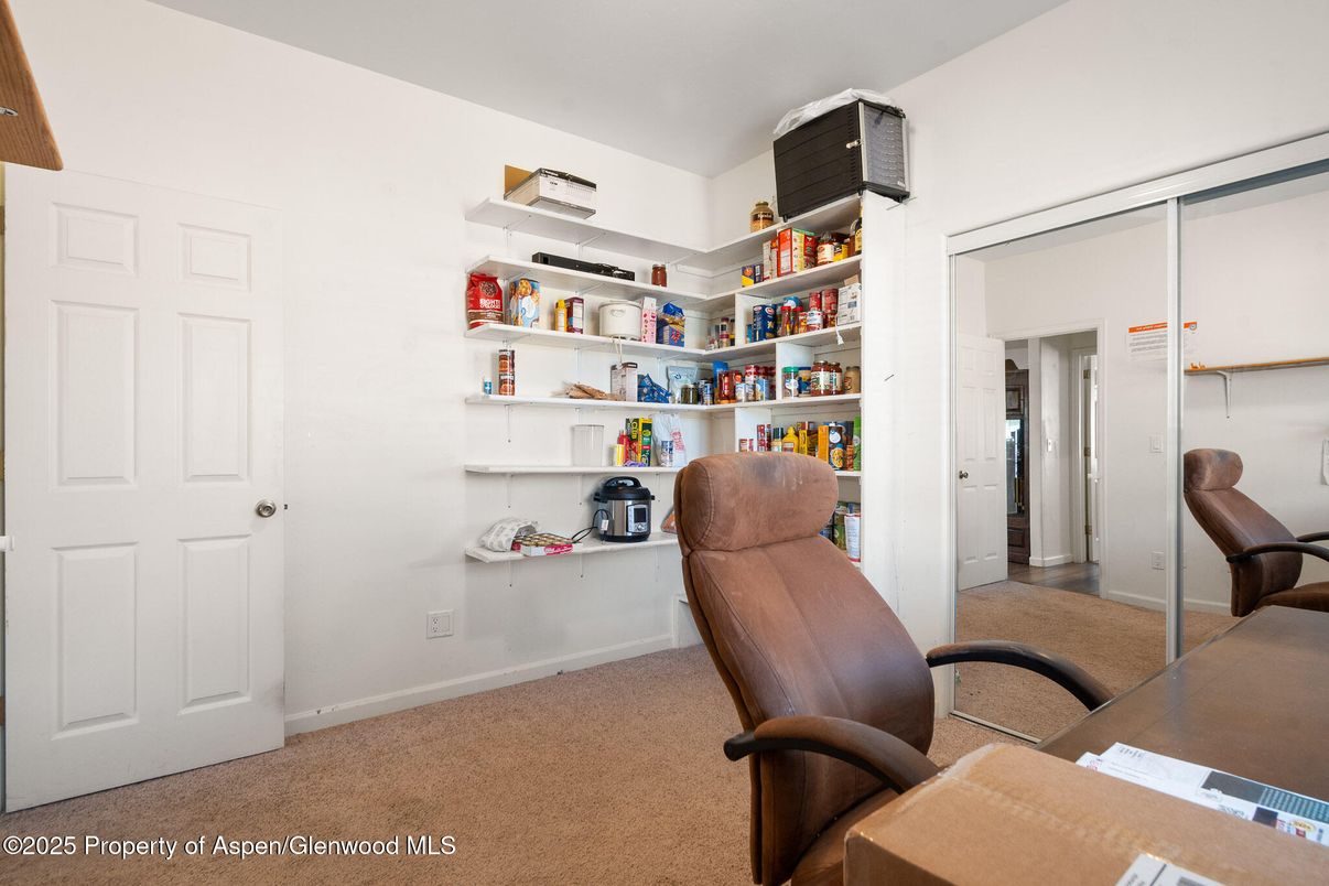 Home Office, Interior