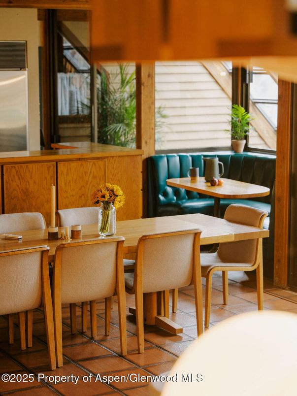 Dining room, Interior