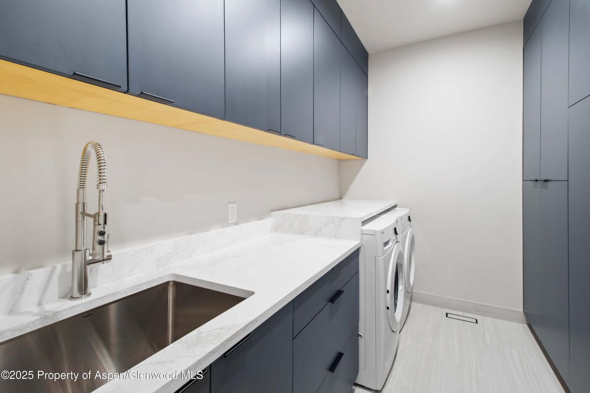 Interior, Recessed Lighting, Washer