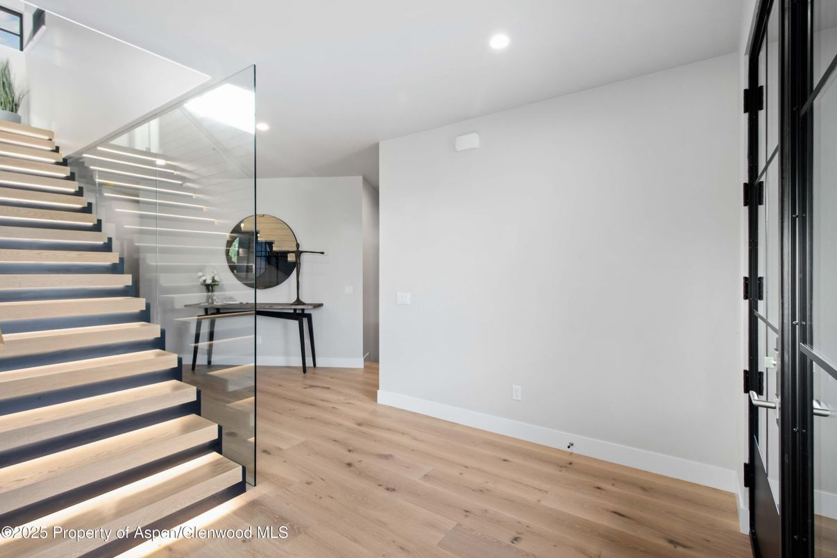 Interior, Recessed Lighting, Wood Texture Flooring