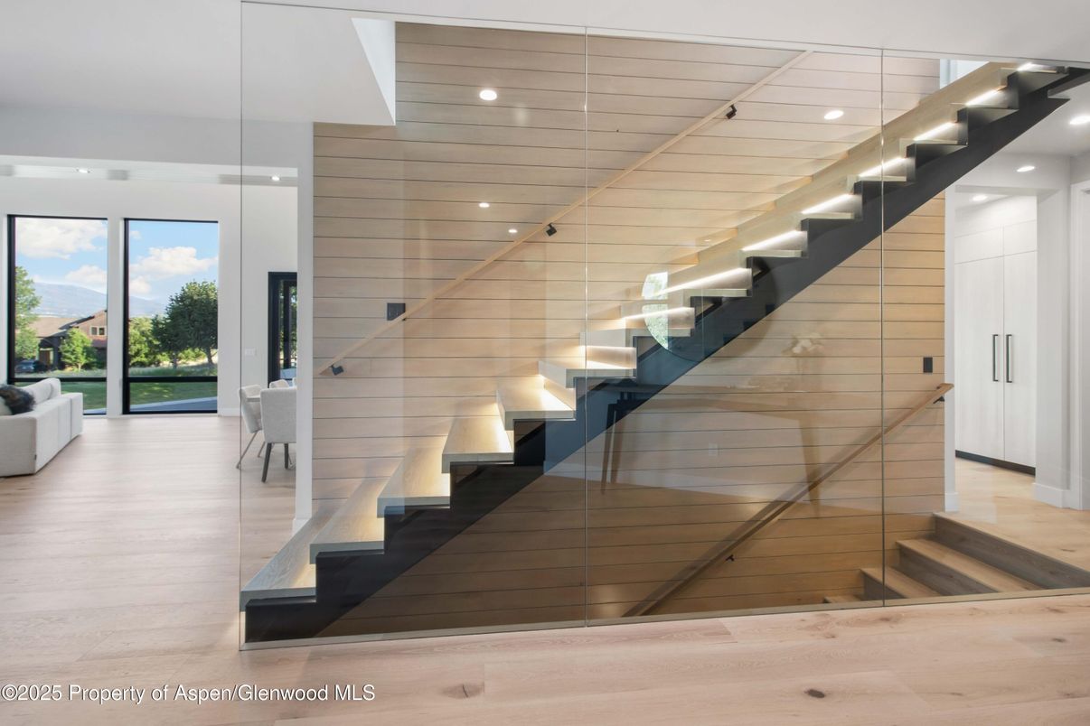 Interior, Recessed Lighting, Wood Texture Flooring