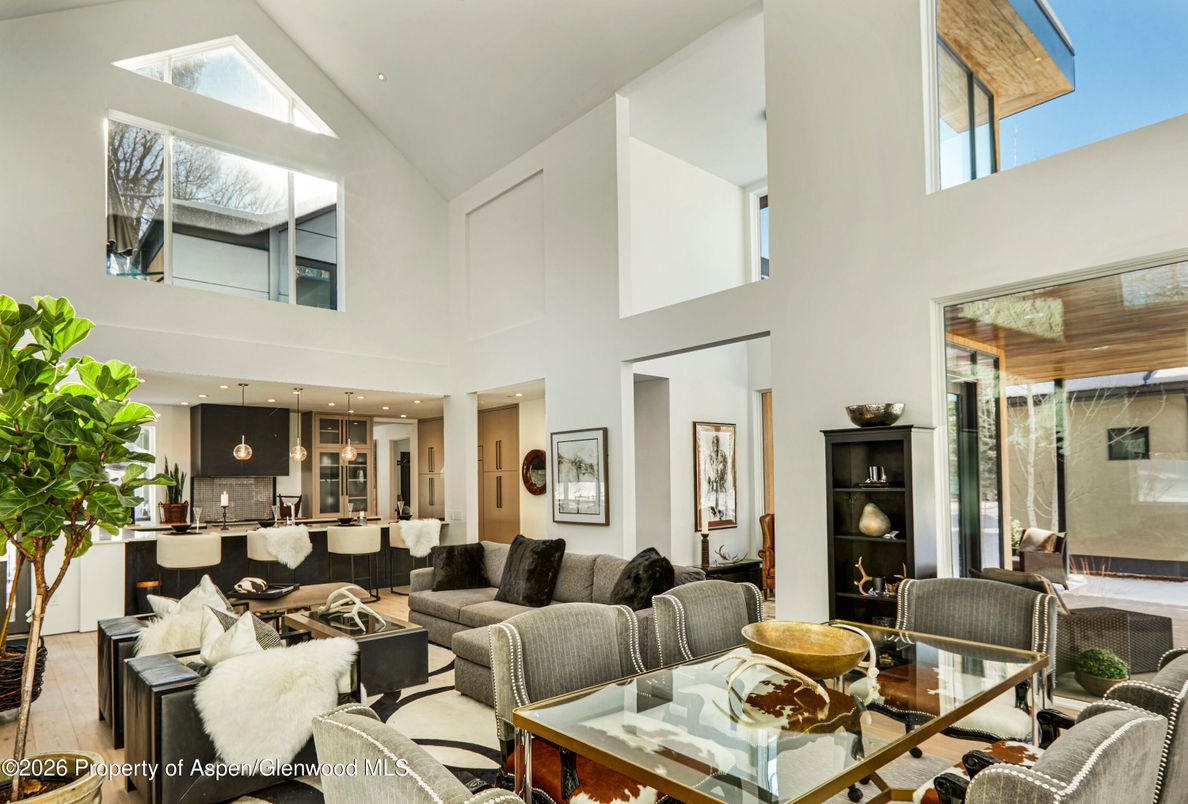 Dining room, Interior, Living room, Pendant Lights, Recessed Lighting