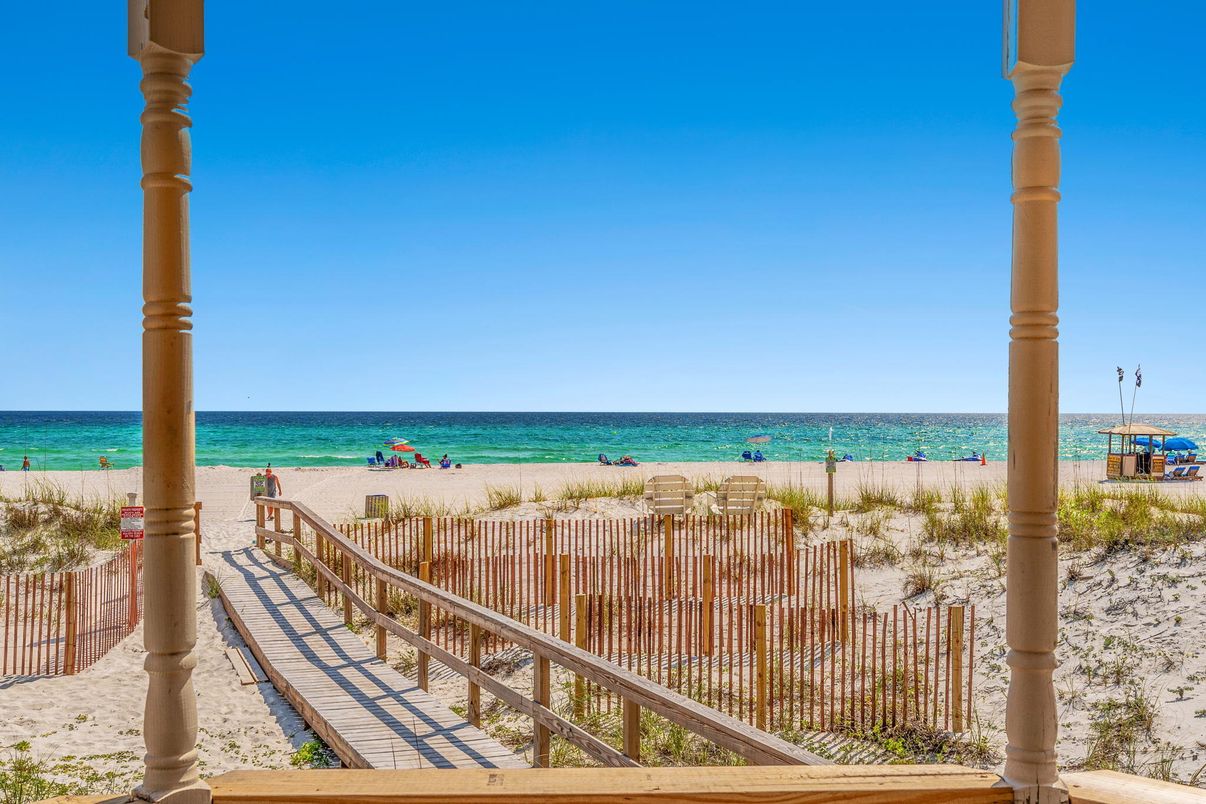 Exterior, Pool, Water