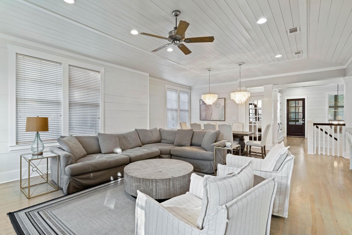Chandelier, Dining room, Interior, Living room, Recessed Lighting, Wood Texture Flooring