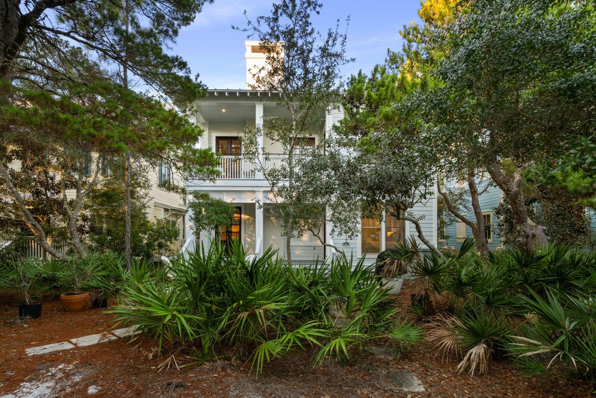 Exterior, Facade, None