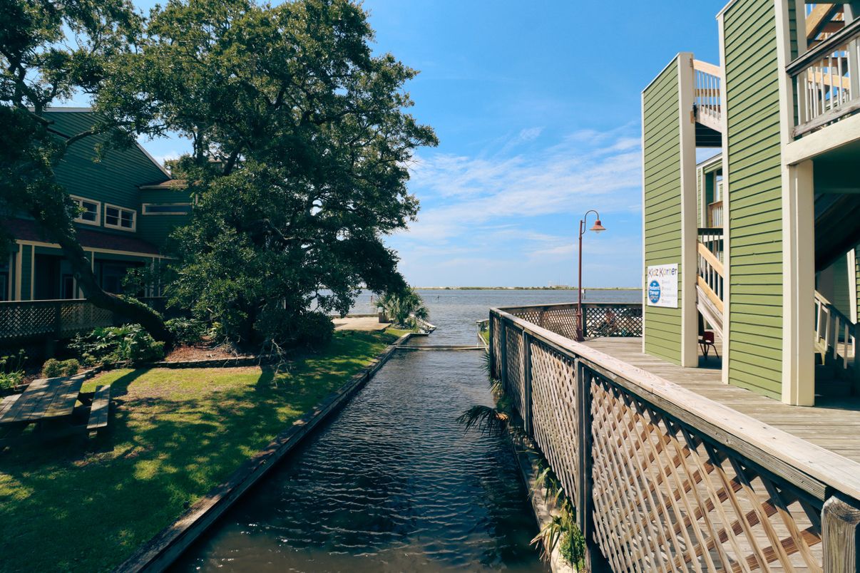 Exterior, Water