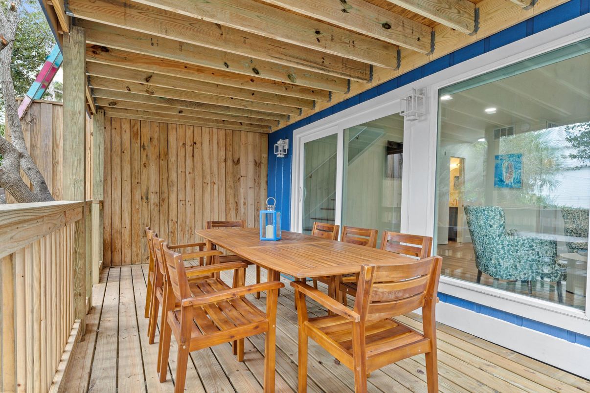 Exterior, Wooden Beams, Wooden Walls