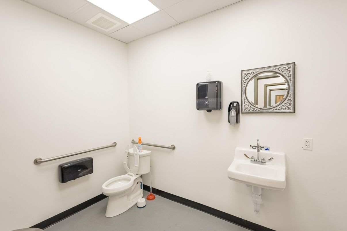 Bathroom, Interior, Recessed Lighting