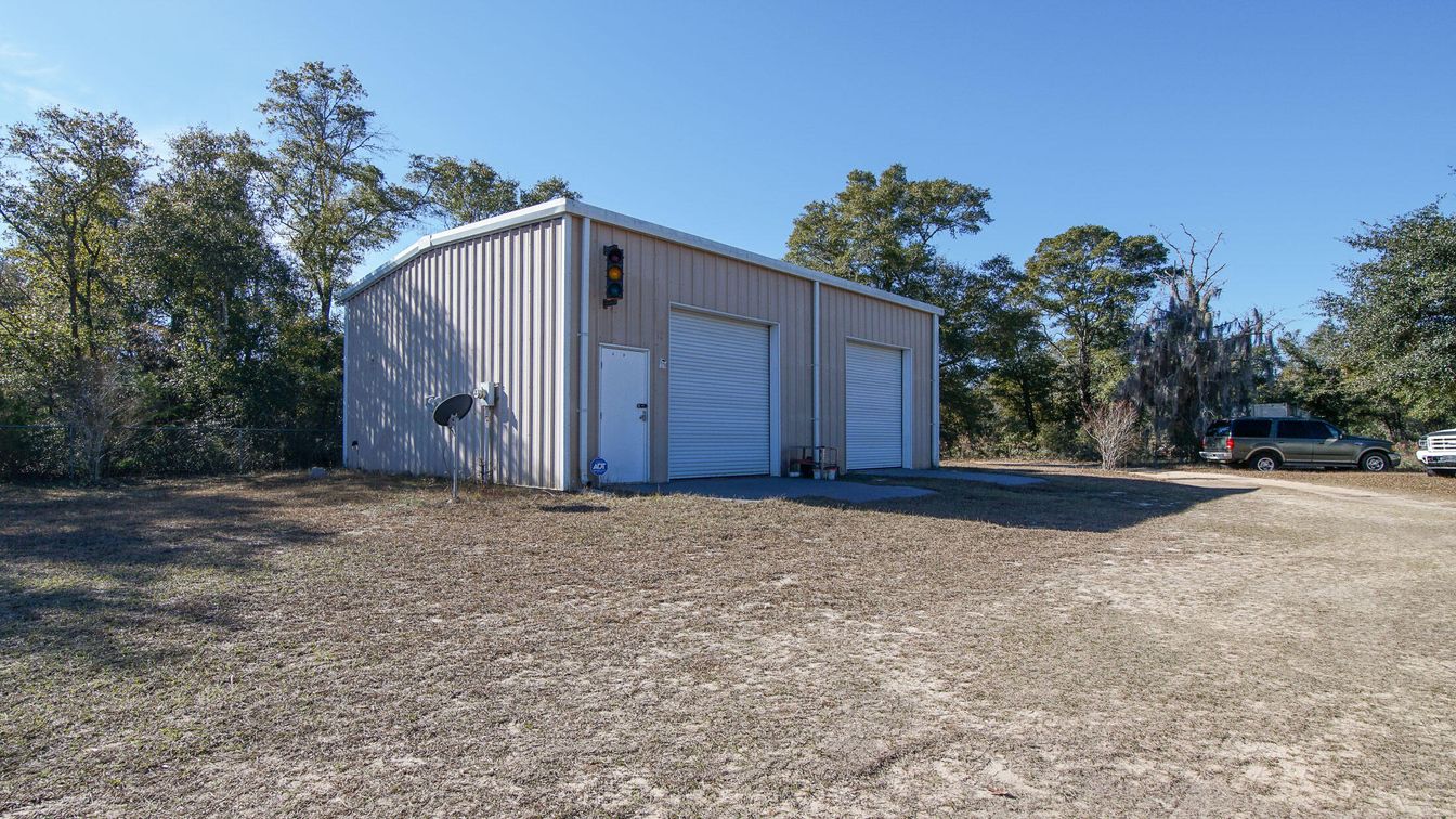 Backyard, Detached Garage, Exterior