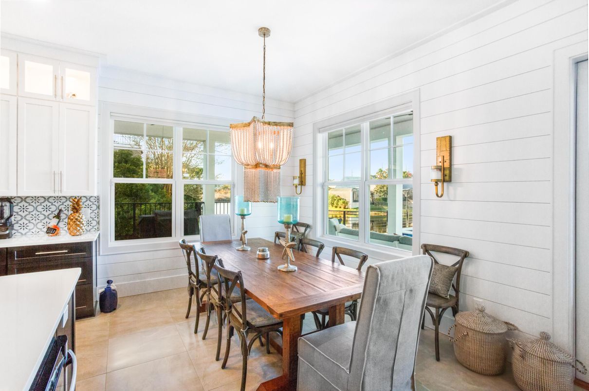 Chandelier, Dining room, Interior