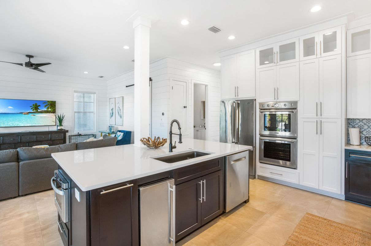 Interior, Kitchen, Living room, Recessed Lighting, Stainless Steel Appliances