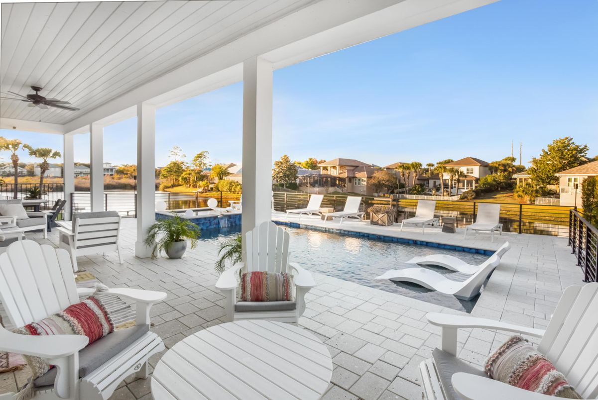Exterior, Pool, Water