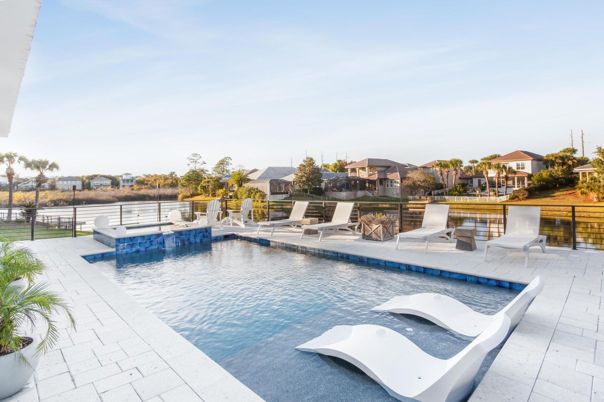 Exterior, Pool