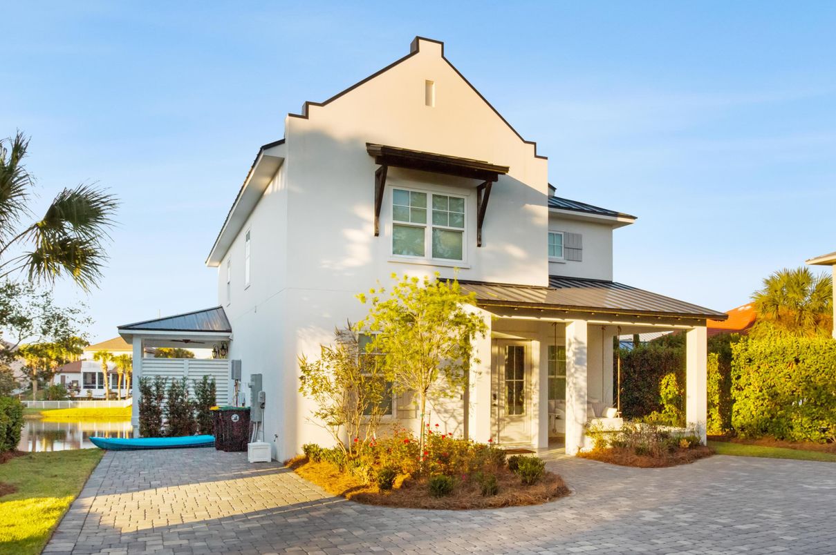 Backyard, Exterior, Facade, Farmhouse