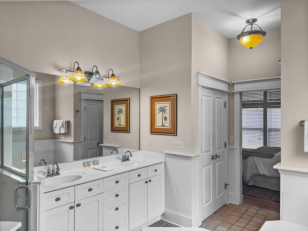 Bathroom, Dual Sink Vanities, Interior