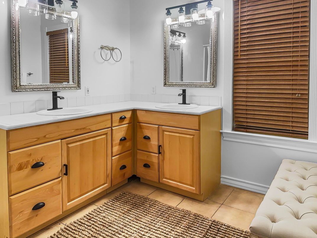 Bathroom, Dual Sink Vanities, Interior