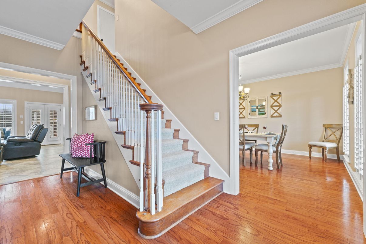 Chandelier, Dining room, Interior, Wood Texture Flooring