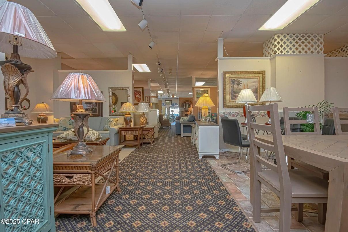 Dining room, Interior, Kitchen, Pendant Lights, Recessed Lighting