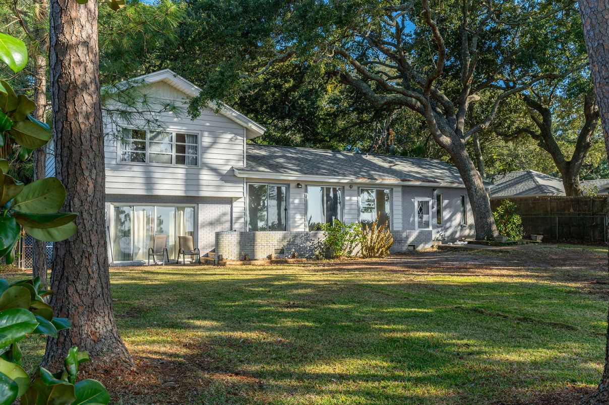 Backyard, Exterior, Facade, Split Level