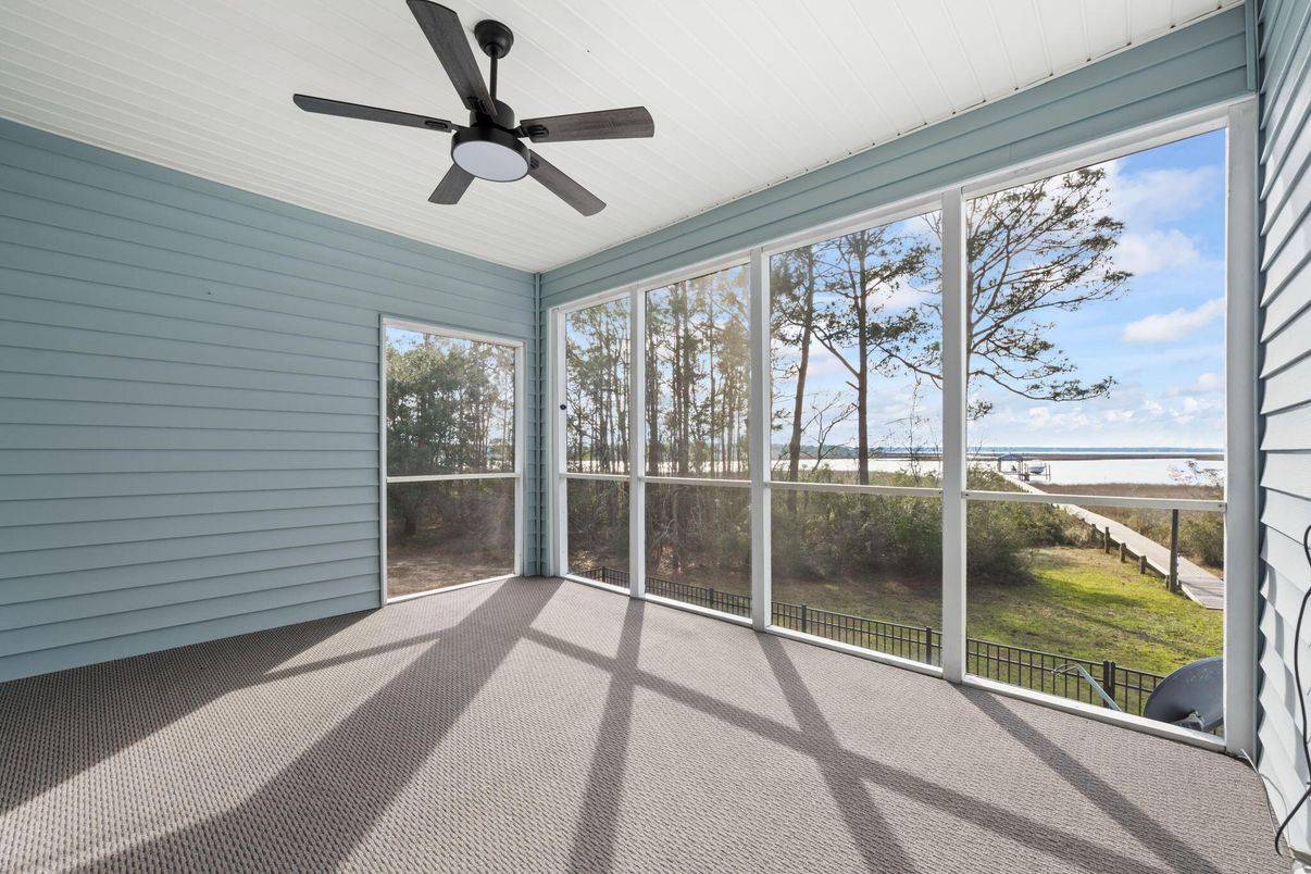 Interior, Sun Room, Water