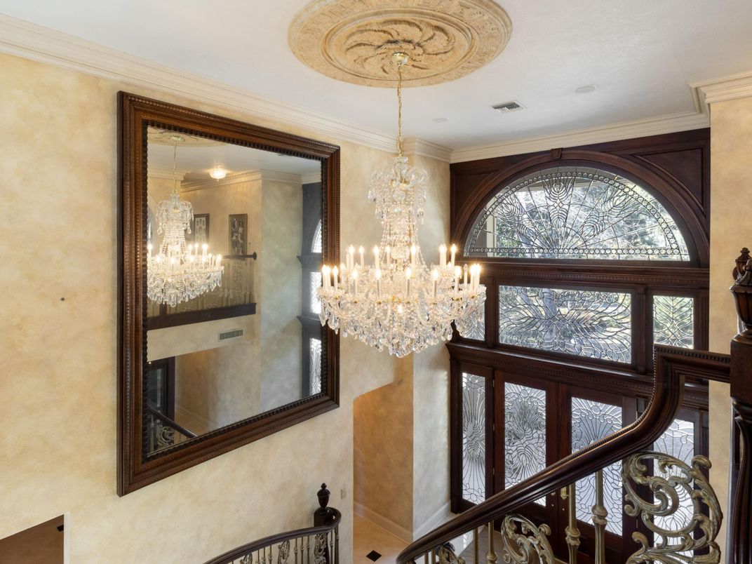 Chandelier, Interior