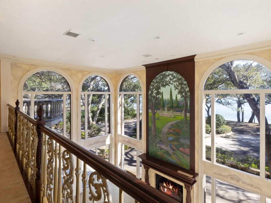Fireplace, Interior, Recessed Lighting