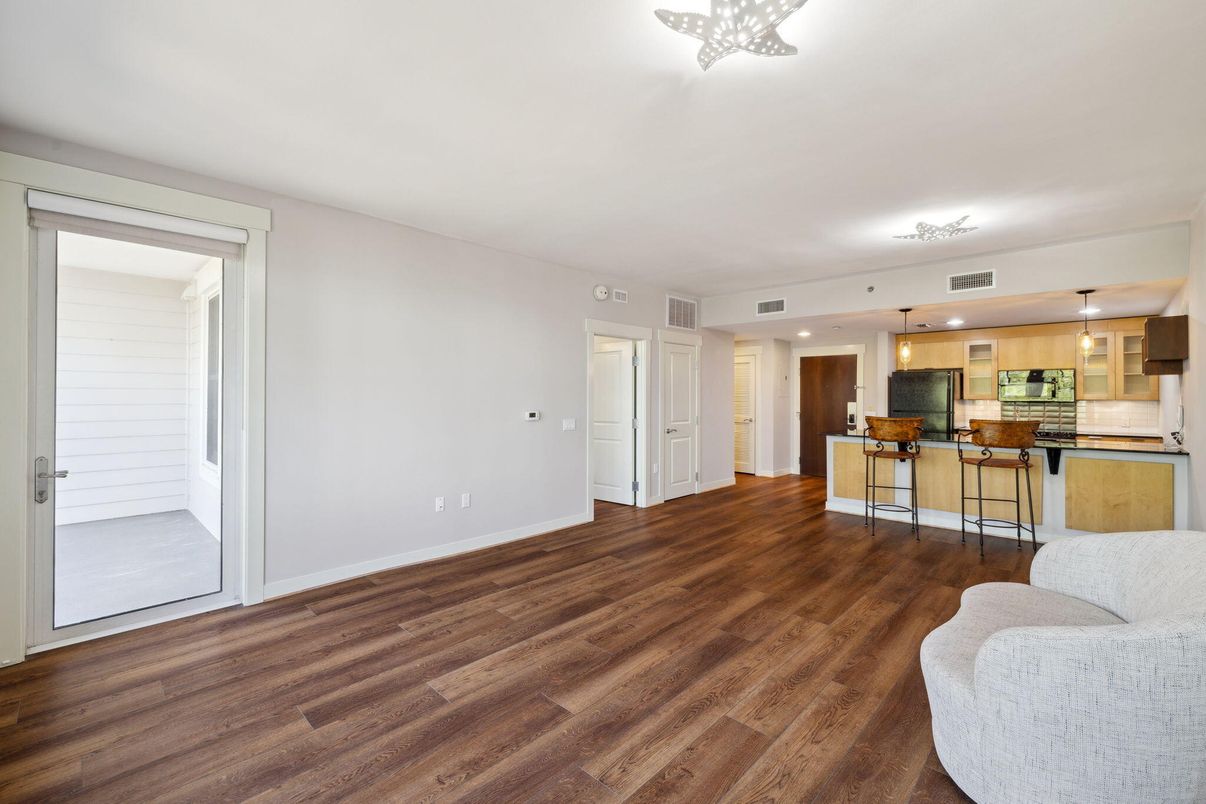 Interior, Kitchen, Pendant Lights, Wood Texture Flooring
