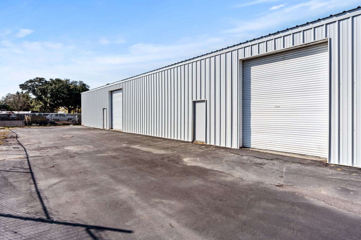 Detached Garage, Exterior