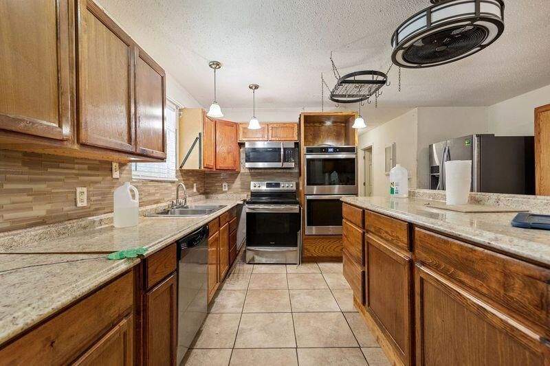 Interior, Kitchen, Pendant Lights, Stainless Steel Appliances