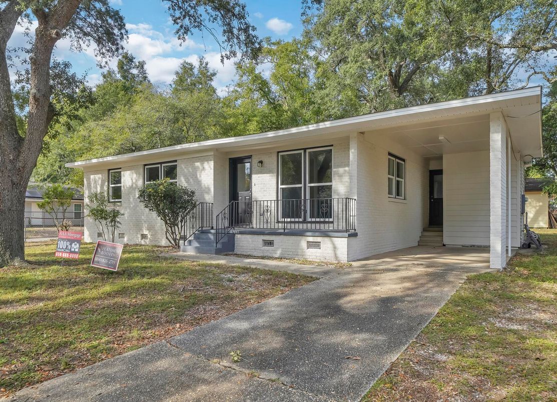 Backyard, Exterior, Facade, Ranch