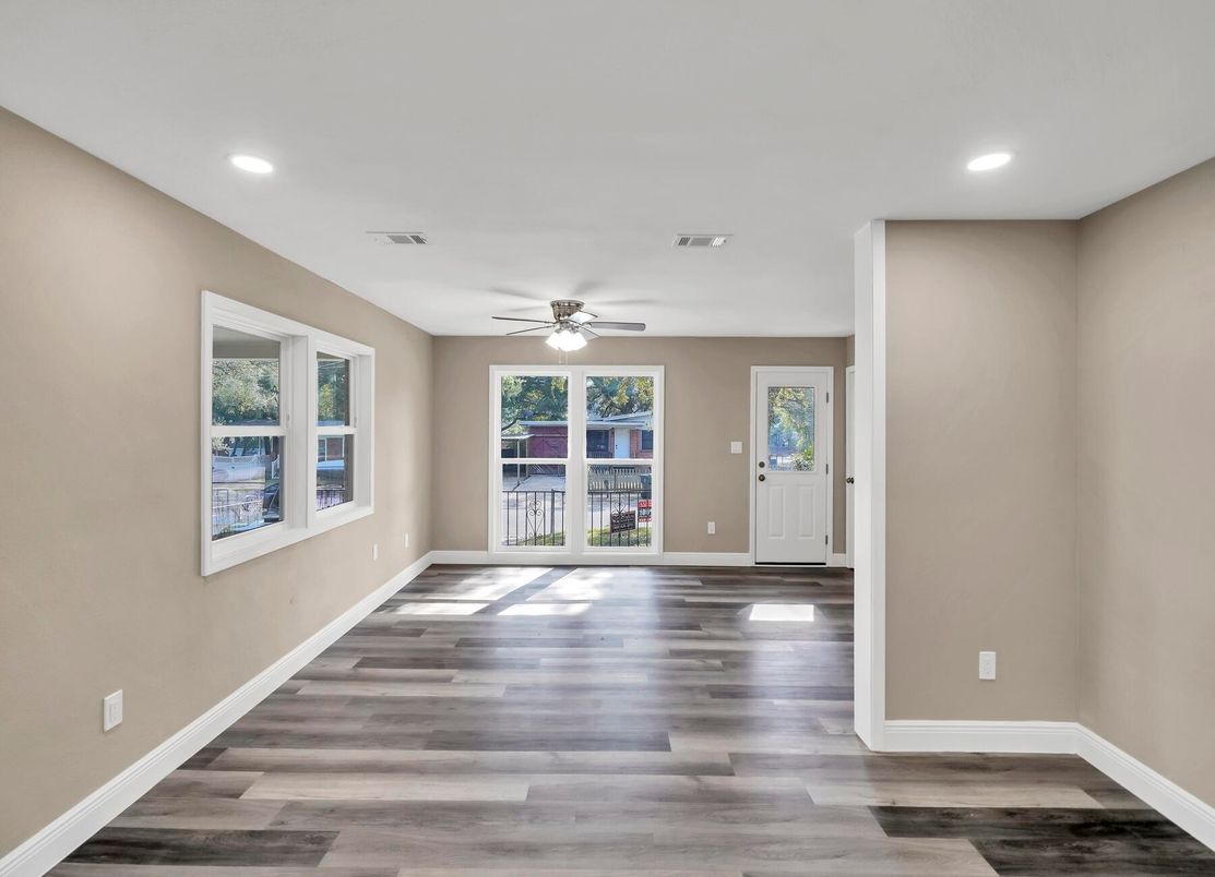 Empty room, Interior, Recessed Lighting, Wood Texture Flooring