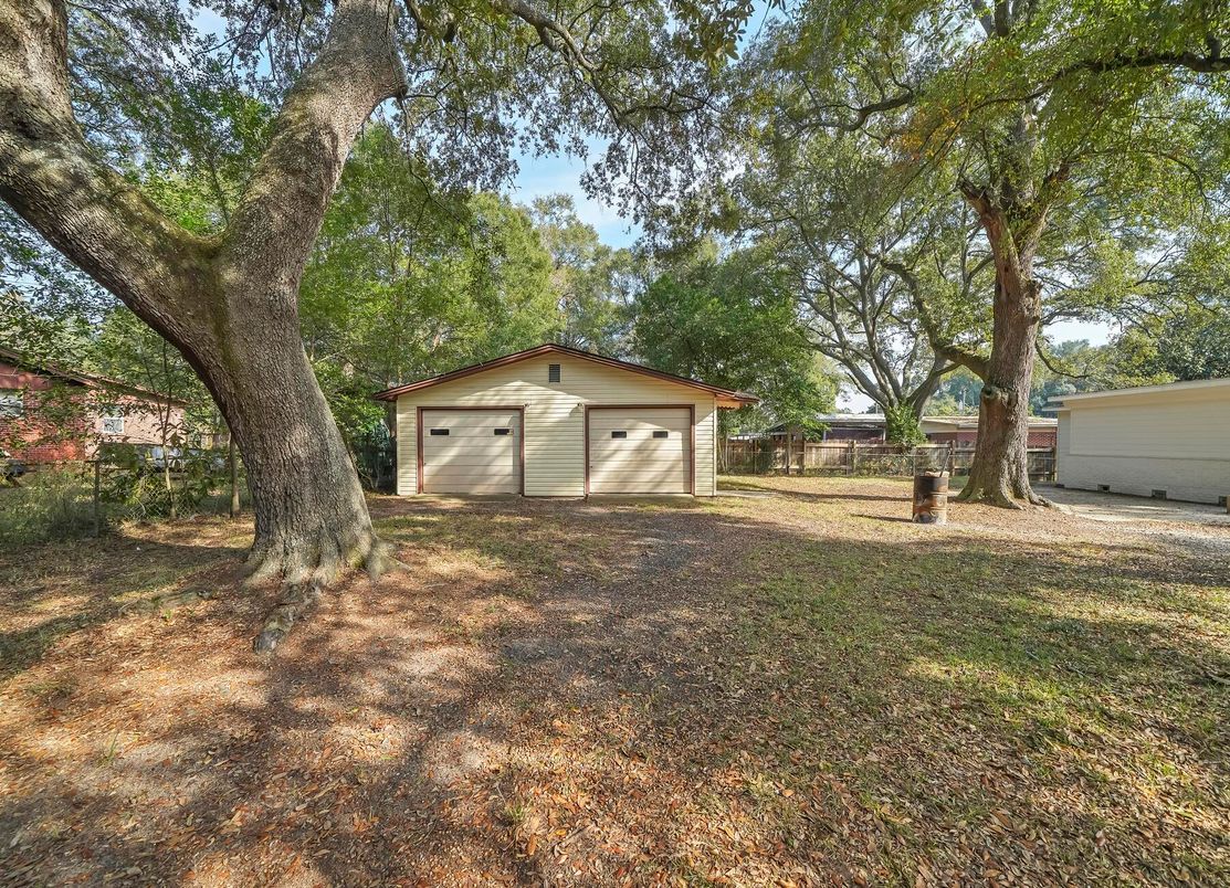 Backyard, Detached Garage, Exterior