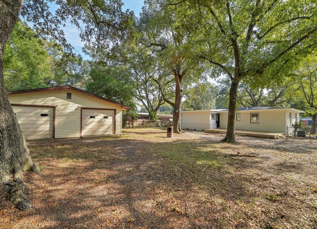 Backyard, Detached Garage, Exterior
