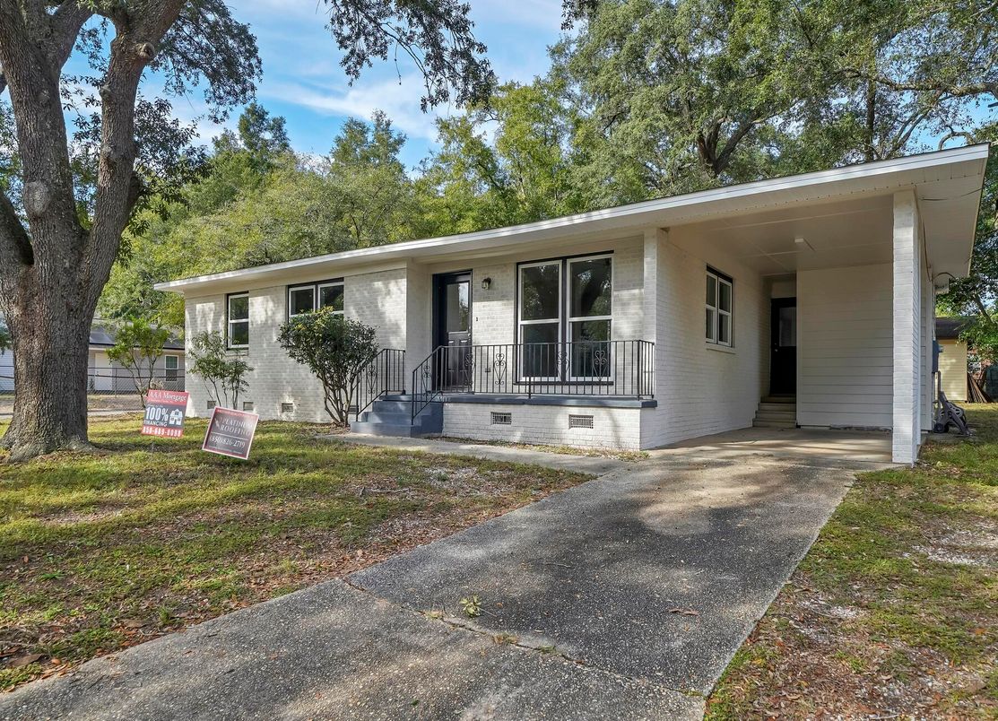 Backyard, Exterior, Facade, Ranch