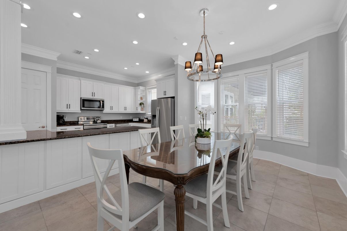 Chandelier, Dining room, Interior, Kitchen, Recessed Lighting, Stainless Steel Appliances